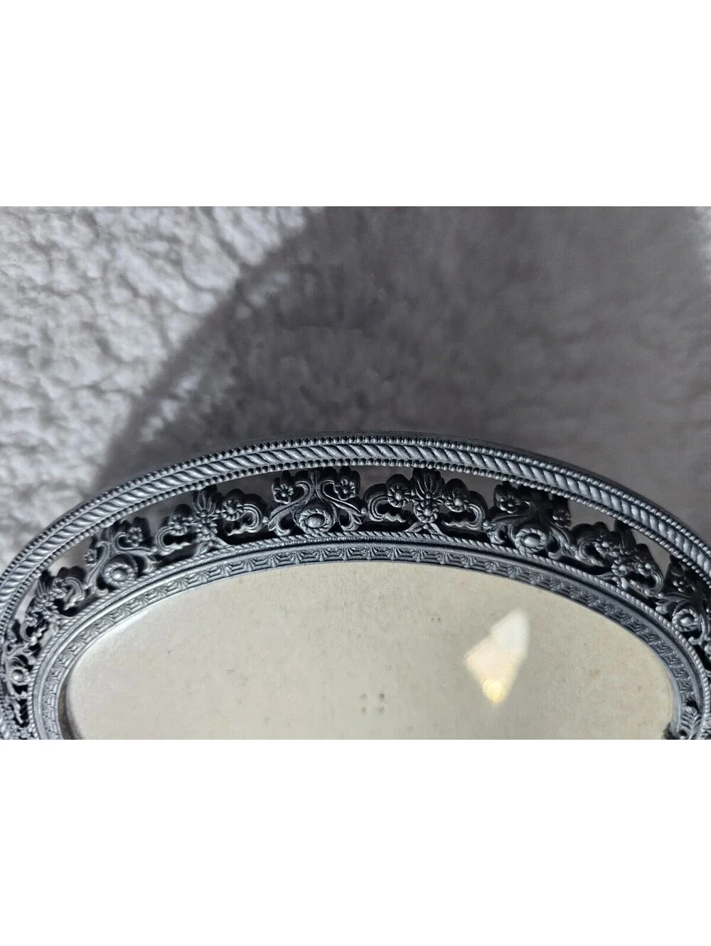 Ashleigh Manor Picture Frame Ornate Oval Floral Metal Free Standing Gray 8.5X6.7